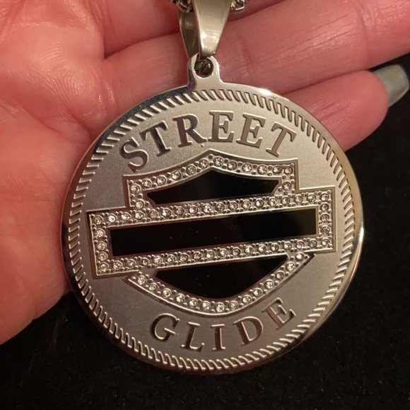 HD Street Glide Necklaces - Picture 4 of 6